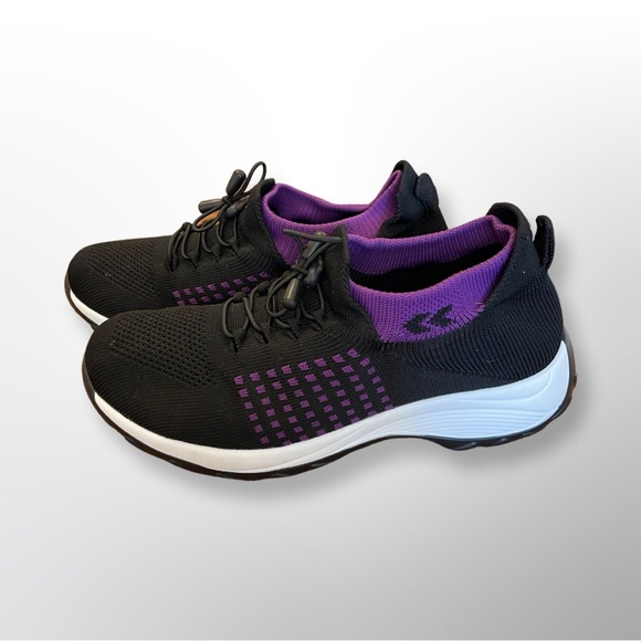Boutique 9 Shoes - Boutique sneakers 👟 never worn. Womens size 8/9 perfect for the gym.